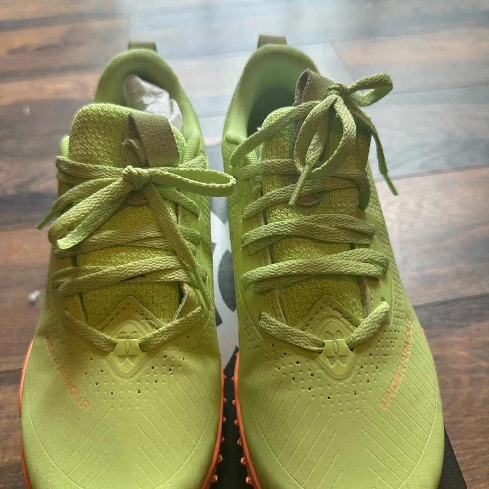 EUC Under Armour UA Shadow Turf 2.0 cleats Green - Picture 3 of 10